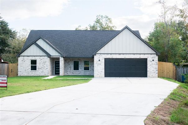 Attached, Backyard, Exterior, Facade, Ranch