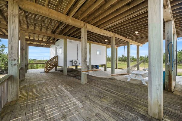 Exterior, Wooden Beams