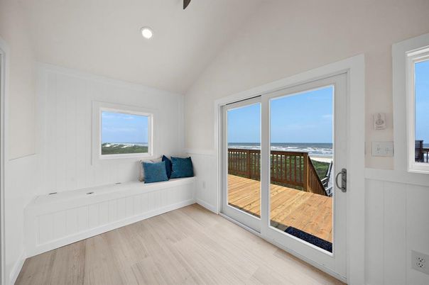 Interior, Recessed Lighting, Water, Wood Texture Flooring