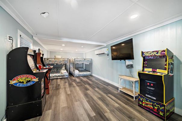 Interior, Recessed Lighting, Wood Texture Flooring