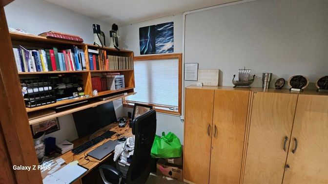 Home Office, Interior