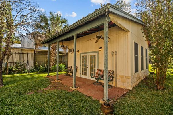 Backyard, Exterior