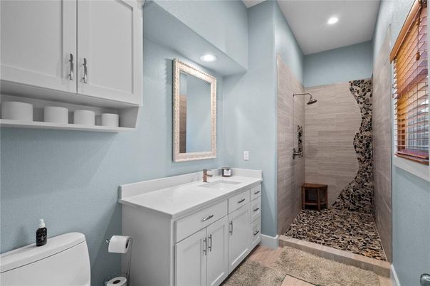 Bathroom, Dual Sink Vanities, Interior, Recessed Lighting