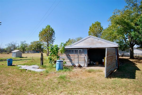Backyard, Detached Garage, Exterior