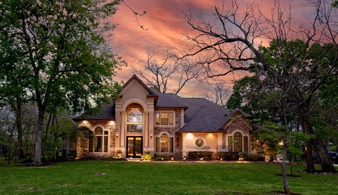 Backyard, Exterior, Facade, French Provincial