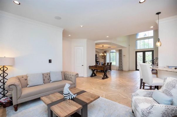 Chandelier, Dining room, Interior, Living room, Pendant Lights, Recessed Lighting