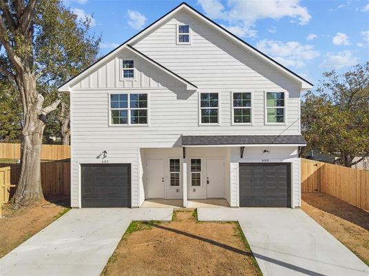 Attached, Exterior, Facade, Farmhouse