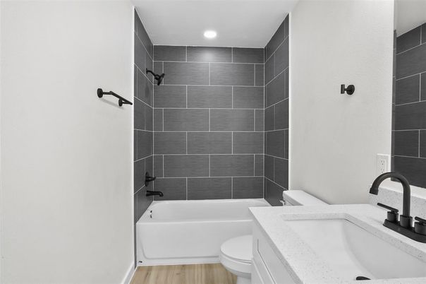 Bathroom, Interior, Recessed Lighting, Wood Texture Flooring