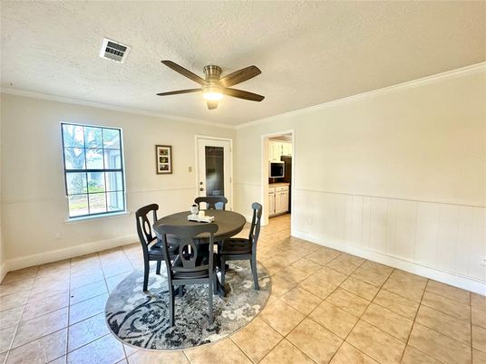 Dining room, Interior