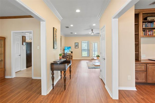 Interior, Piano, Recessed Lighting, Wood Texture Flooring