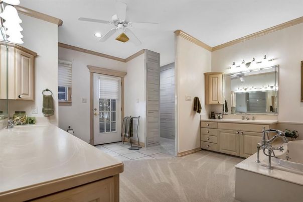 Bathroom, Interior, Recessed Lighting
