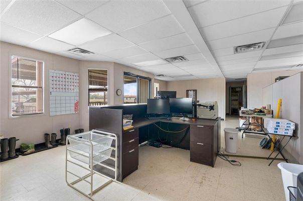 Home Office, Interior