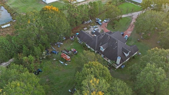 Exterior, Drone