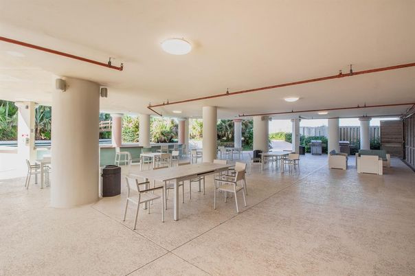 Dining room, Interior