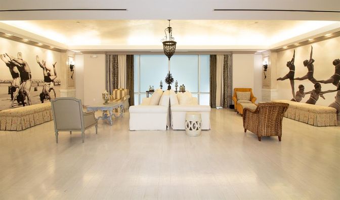 Dining room, Interior, Living room, Pendant Lights, Recessed Lighting, Wood Texture Flooring