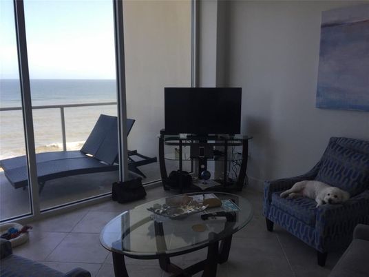 Interior, Living room, Water