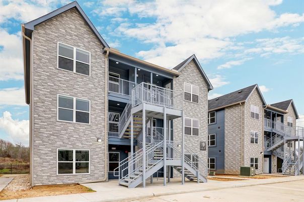 Exterior, Facade, Rowhouse