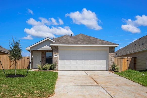 Attached, Exterior, Facade, Ranch