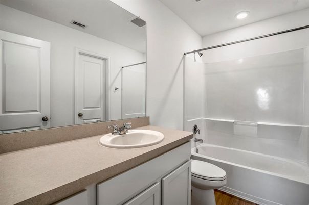 Bathroom, Interior, Recessed Lighting