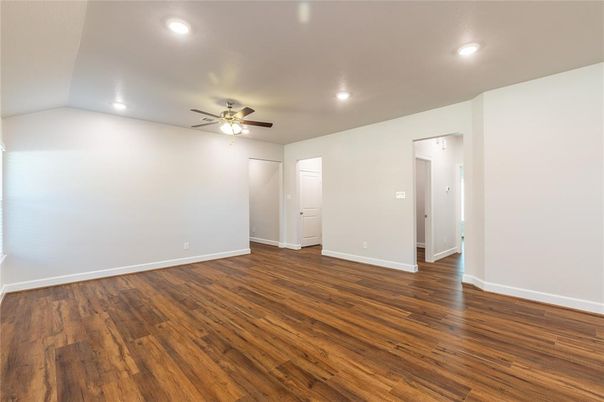 Empty room, Interior, Recessed Lighting, Wood Texture Flooring