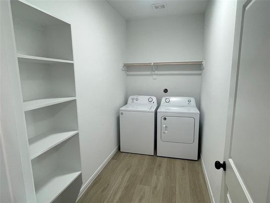 Interior, Utility Closets, Washer, Wood Texture Flooring