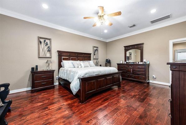 Bedroom, Interior, Recessed Lighting, Wood Texture Flooring