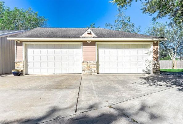 Detached Garage, Exterior