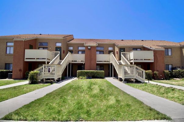 Exterior, Facade, Mediterranean