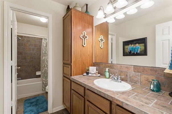 Bathroom, Interior, Tile Countertops