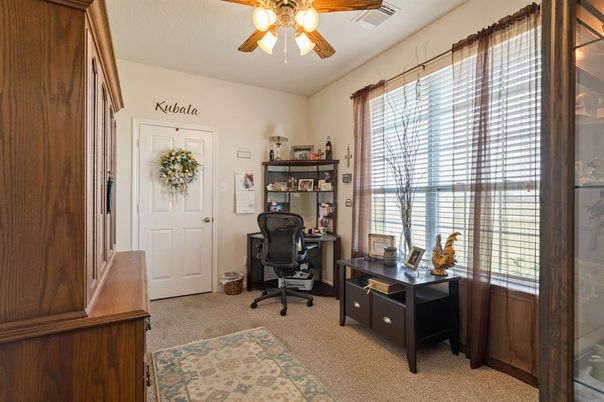 Home Office, Interior