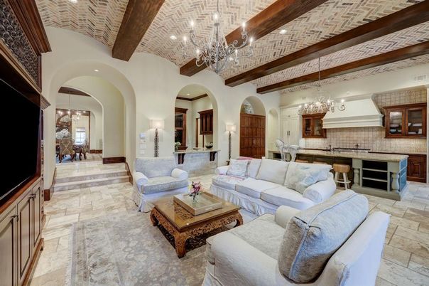 Chandelier, Interior, Kitchen, Living room, Pendant Lights, Recessed Lighting, Wooden Beams