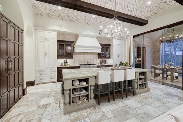Chandelier, Dining room, Interior, Kitchen, Recessed Lighting, Stainless Steel Appliances, Wooden Beams