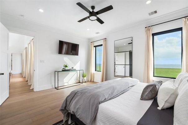 Bedroom, Interior, Recessed Lighting, Water, Wood Texture Flooring