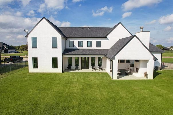 Backyard, Exterior, Facade, Farmhouse
