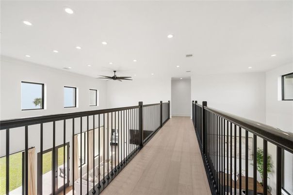 Interior, Recessed Lighting, Wood Texture Flooring