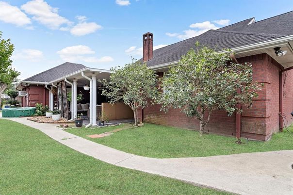 Backyard, Exterior, Hot Tub