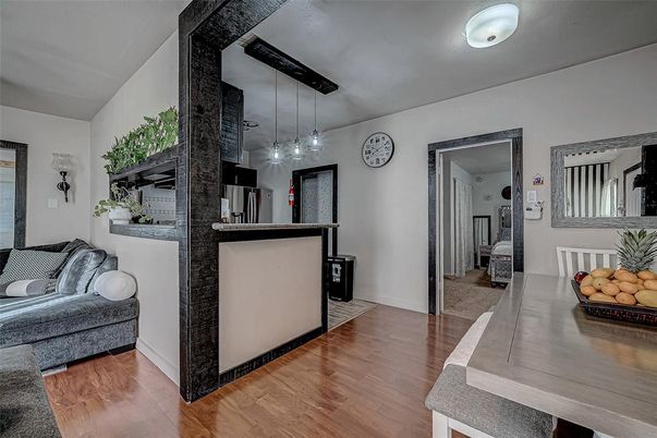 Interior, Kitchen, Pendant Lights, Wood Texture Flooring