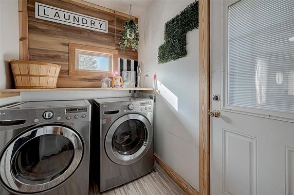 Interior, Washer, Wood Texture Flooring, Wooden Walls