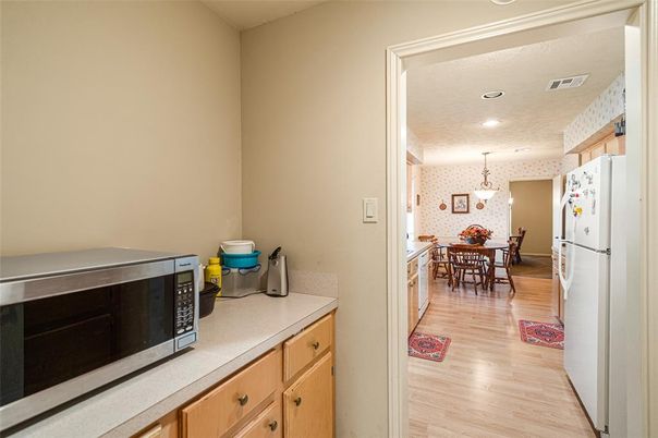 Dining room, Interior, Kitchen, Pendant Lights, Recessed Lighting, Wood Texture Flooring