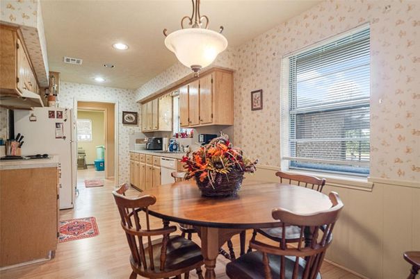 Dining room, Interior, Kitchen, Recessed Lighting, Wood Texture Flooring