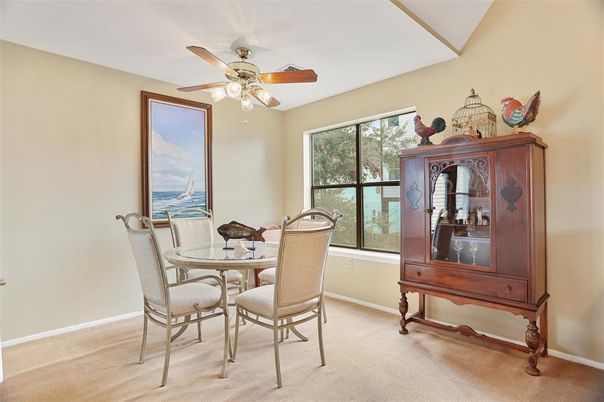 Dining room, Interior