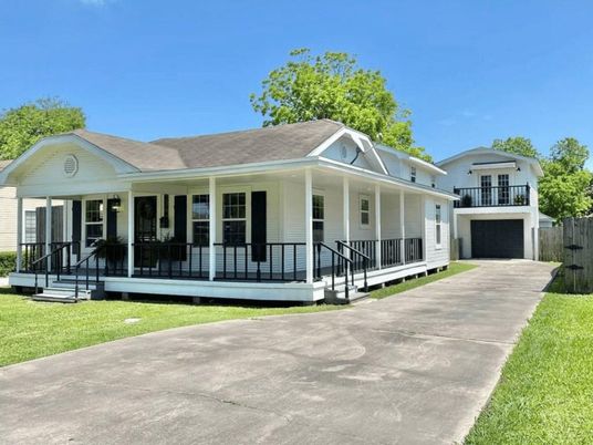 Attached, Backyard, Exterior, Facade, Ranch
