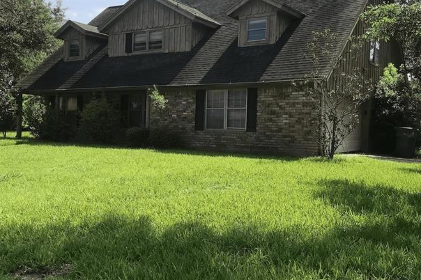 Exterior, Facade, Brick Facade, Ranch