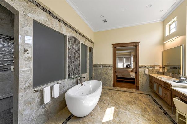 Bathroom, Dual Sink Vanities, Free Standing Baths, Interior, Recessed Lighting