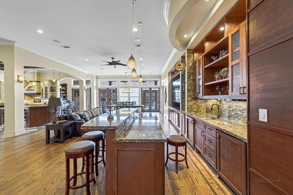 Dining room, Interior, Kitchen, Pendant Lights, Recessed Lighting, Wood Texture Flooring