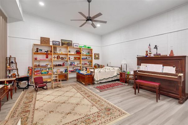 Bedroom, Interior, Piano, Recessed Lighting, Wood Texture Flooring
