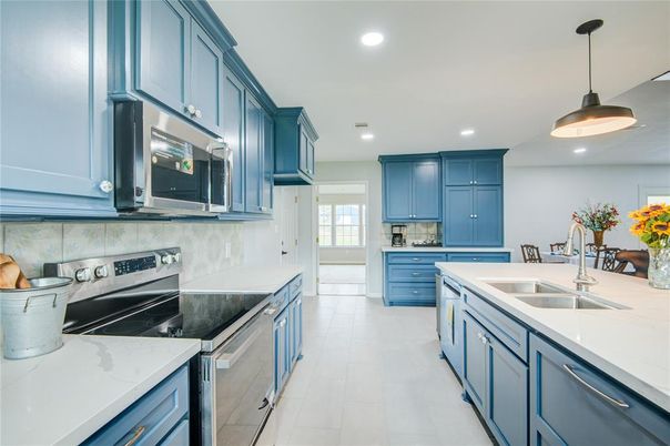 Interior, Kitchen, Pendant Lights, Recessed Lighting, Stainless Steel Appliances