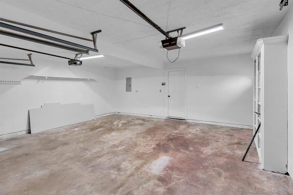 Garage, Interior