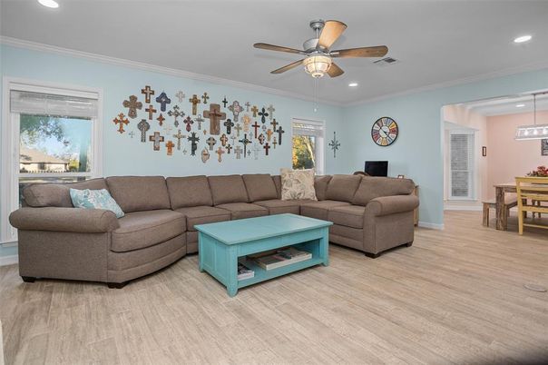 Dining room, Interior, Living room, Pendant Lights, Recessed Lighting, Wood Texture Flooring