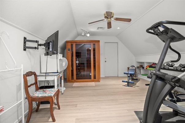 Fitness Equipment, Interior, Recessed Lighting, Wood Texture Flooring
